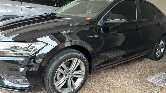 VOLKSWAGEN JETTA 1.4 250 TSI TOTAL FLEX R-LINE TIPTRONIC VOLKSWAGEN JETTA 1.4 250 TSI TOTAL FLEX R-LINE TIPTRONIC